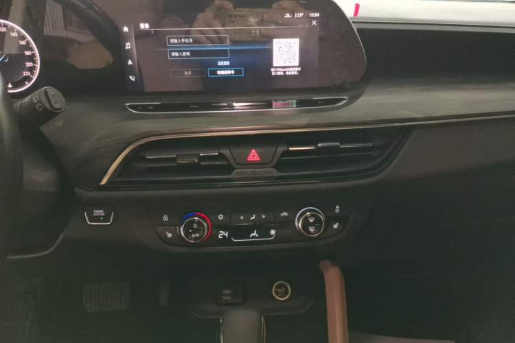 Used Buick GL6 2021 323T Mild Hybrid Connect Luxury Model Audio And AC Panel