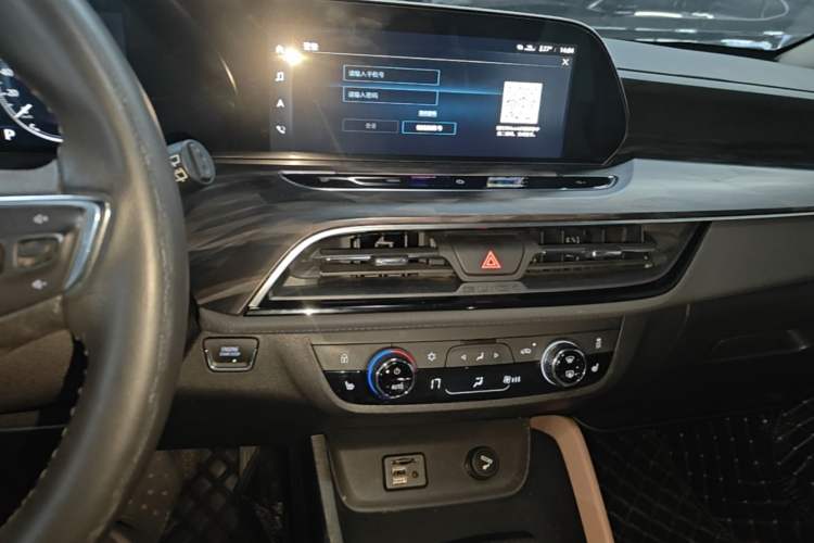 Used Buick GL6 2021 323T Mild Hybrid Connect Prestige Model Audio And AC Panel