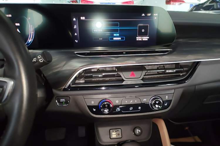 Used Buick GL6 2021 323T Mild Hybrid Connect Luxury Model Audio And AC Panel