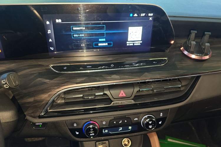Used Buick GL6 2021 323T Mild Hybrid Connect Luxury Model Audio And AC Panel