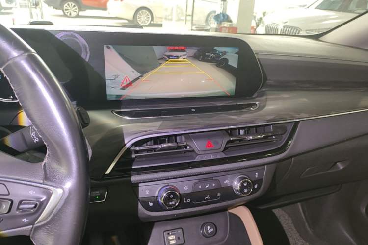 Used Buick GL6 2021 323T Mild Hybrid Connect Luxury Model Audio And AC Panel