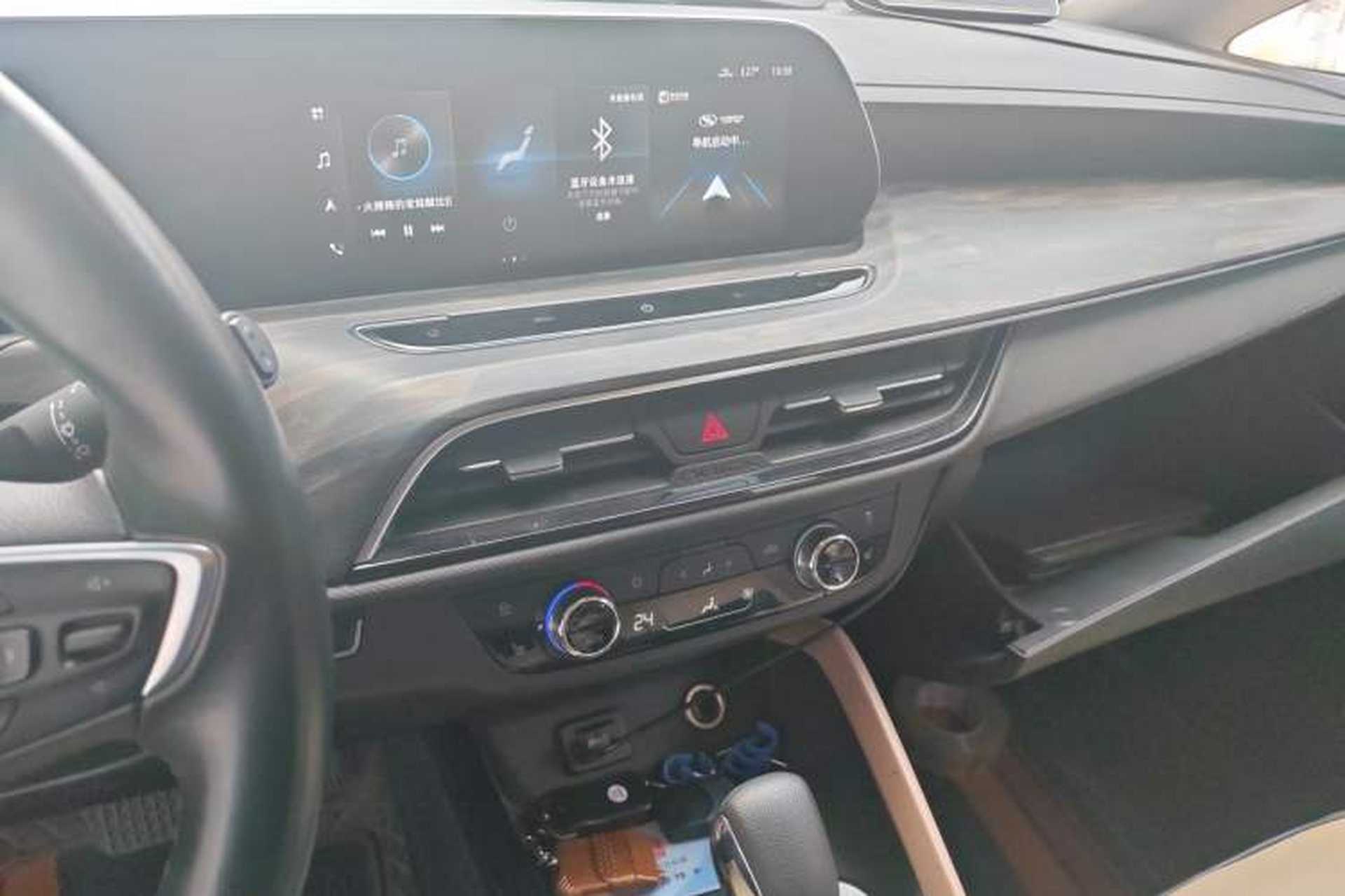 Used Buick GL6 2021 323T Mild Hybrid Connect Prestige Model Audio And AC Panel