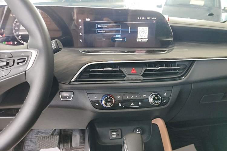 Used Buick GL6 2021 323T Mild Hybrid Connect Luxury Model Audio And AC Panel