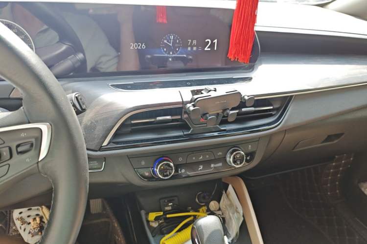Used Buick GL6 2021 323T Mild Hybrid Connect Luxury Model Audio And AC Panel