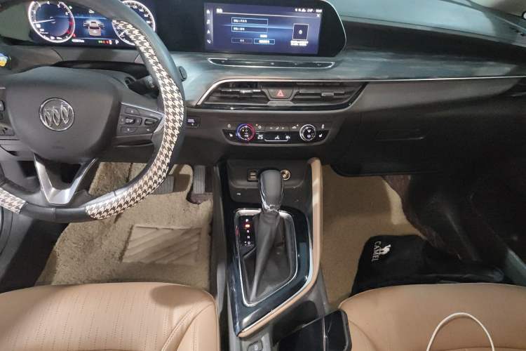 Used Buick GL6 2021 323T Mild Hybrid Connect Luxury Model Audio And AC Panel