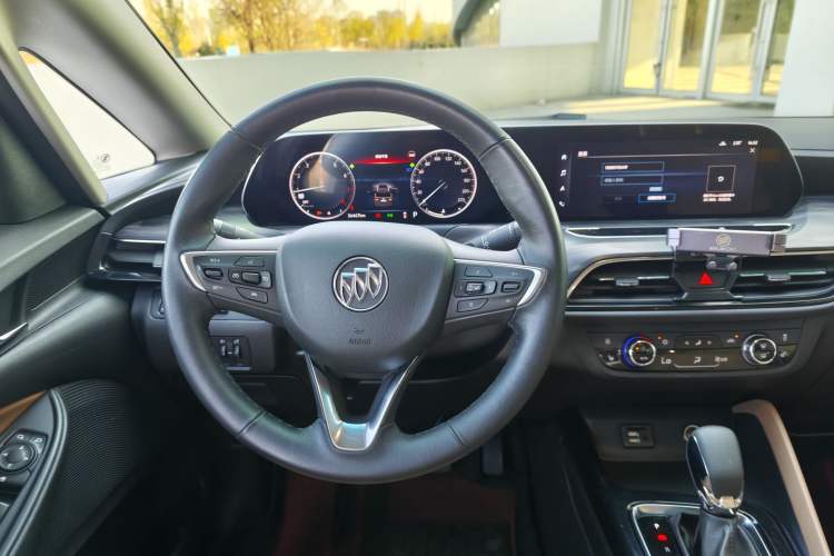 Used Buick GL6 2021 323T Mild Hybrid Connect Luxury Model Audio And AC Panel
