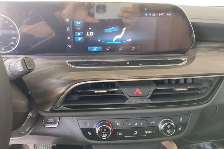 Used Buick GL6 2021 323T Mild Hybrid Connect Luxury Model Audio And AC Panel