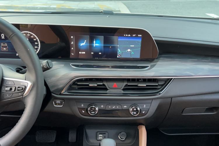Used Buick GL6 2021 323T Mild Hybrid Connect Luxury Model Audio And AC Panel
