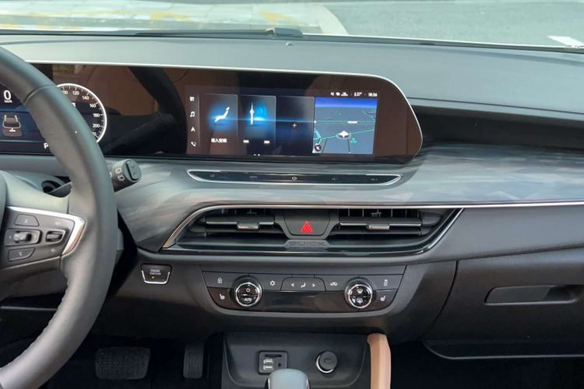 Used Buick GL6 2021 323T Mild Hybrid Connect Luxury Model Audio And AC Panel