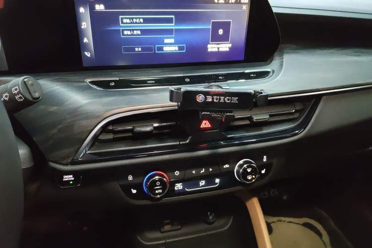 Used Buick GL6 2021 323T Mild Hybrid Connect Luxury Model Audio And AC Panel