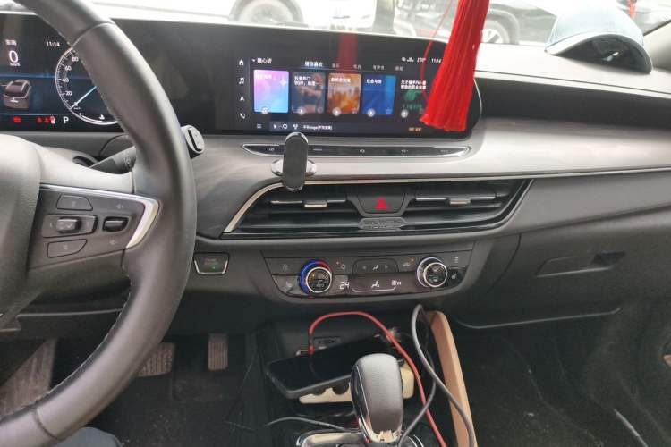 Used Buick GL6 2021 323T Mild Hybrid Connect Prestige Model Audio And AC Panel