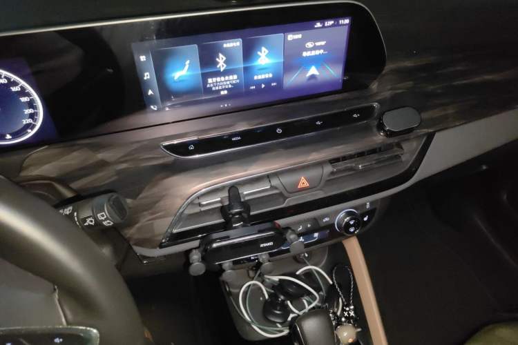 Used Buick GL6 2021 323T Mild Hybrid Connect Luxury Model Audio And AC Panel