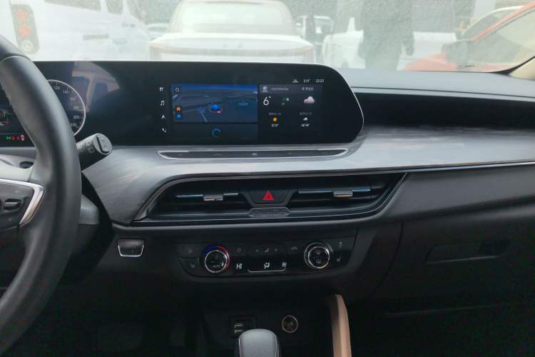 Used Buick GL6 2021 323T Mild Hybrid Connect Luxury Model Audio And AC Panel