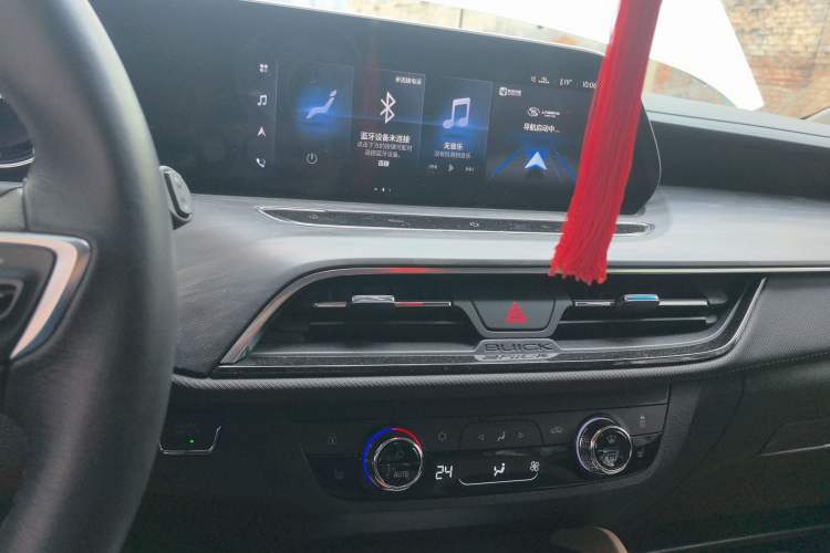 Used Buick GL6 2021 323T Mild Hybrid Connect Luxury Model Audio And AC Panel