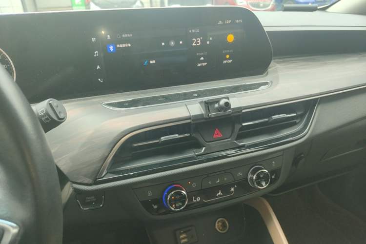 Used Buick GL6 2021 323T Mild Hybrid Connect Prestige Model Audio And AC Panel