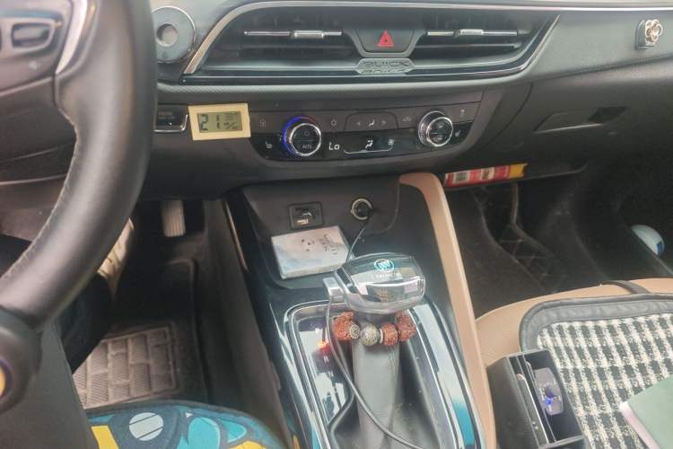 Used Buick GL6 2021 323T Mild Hybrid Connect Luxury Model Audio And AC Panel