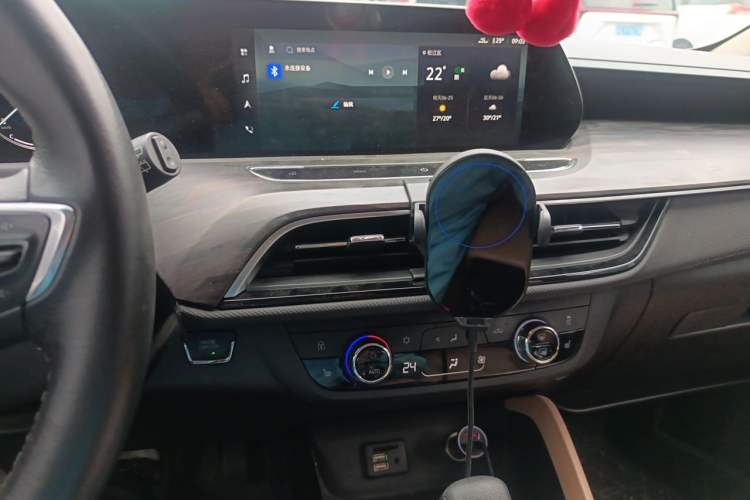 Used Buick GL6 2021 323T Mild Hybrid Connect Luxury Model Audio And AC Panel