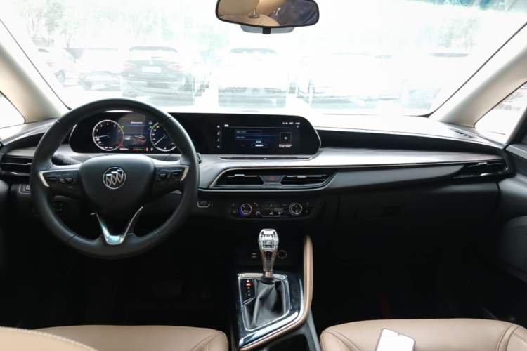 Used Buick GL6 2021 323T Mild Hybrid Connect Prestige Model Center Console