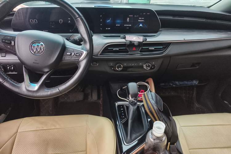 Used Buick GL6 2021 323T Mild Hybrid Connect Luxury Model Center Console