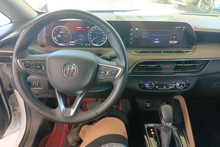 Used Buick GL6 2021 323T Mild Hybrid Connect Prestige Model Center Console