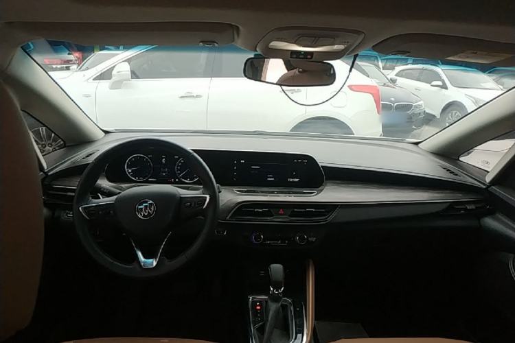 Used Buick GL6 2021 323T Mild Hybrid Connect Luxury Model Center Console