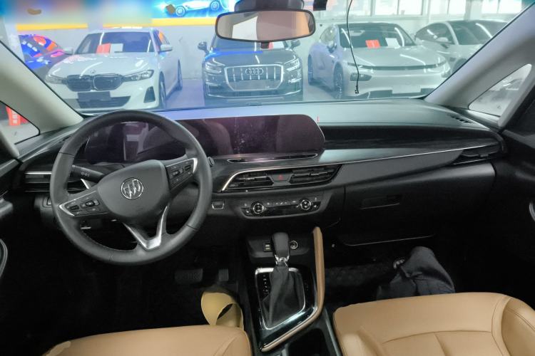Used Buick GL6 2021 323T Mild Hybrid Connect Prestige Model Center Console