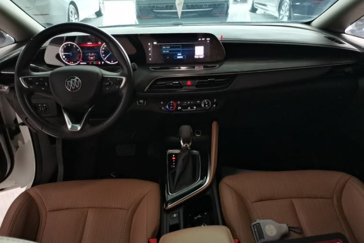 Used Buick GL6 2021 323T Mild Hybrid Connect Luxury Model Center Console