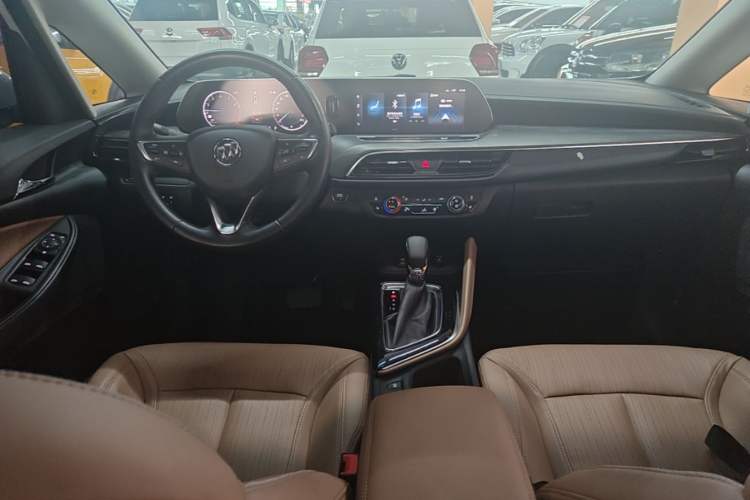 Used Buick GL6 2021 323T Mild Hybrid Connect Luxury Model Center Console