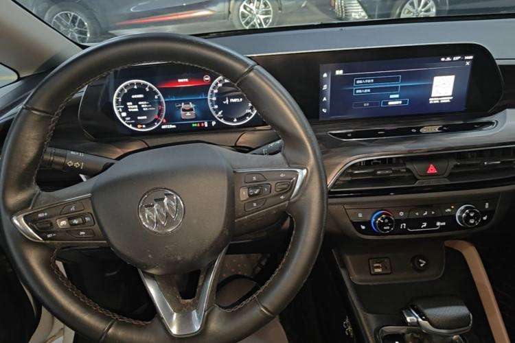 Used Buick GL6 2021 323T Mild Hybrid Connect Prestige Model Center Console
