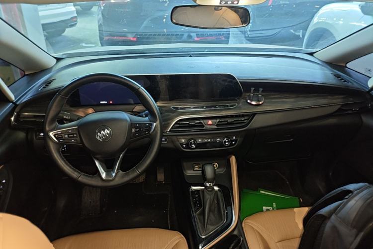Used Buick GL6 2021 323T Mild Hybrid Connect Luxury Model Center Console