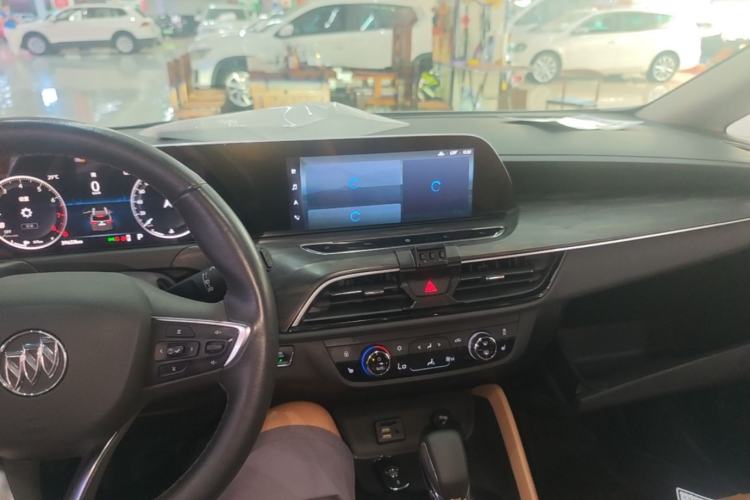 Used Buick GL6 2021 323T Mild Hybrid Connect Luxury Model Center Console