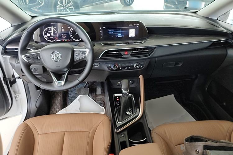 Used Buick GL6 2021 323T Mild Hybrid Connect Luxury Model Center Console