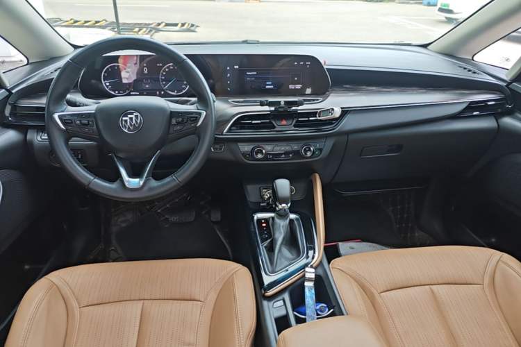 Used Buick GL6 2021 323T Mild Hybrid Connect Luxury Model Center Console