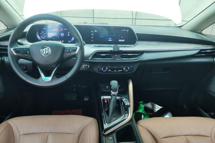 Used Buick GL6 2021 323T Mild Hybrid Connect Luxury Model Center Console