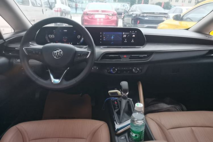 Used Buick GL6 2021 323T Mild Hybrid Connect Luxury Model Center Console