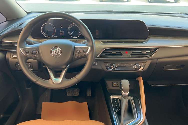 Used Buick GL6 2021 323T Mild Hybrid Connect Luxury Model Center Console