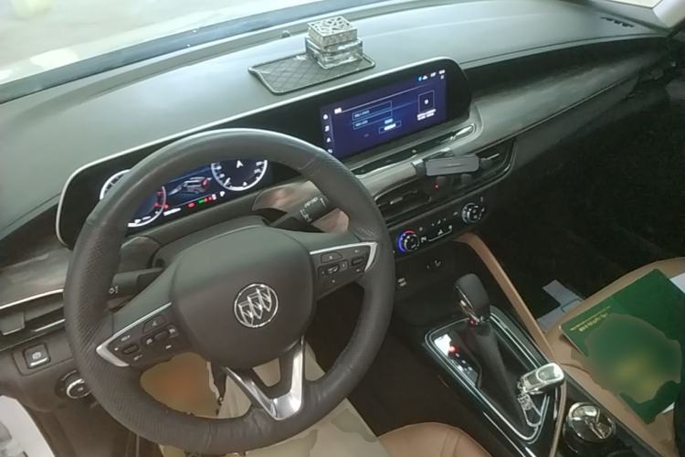 Used Buick GL6 2021 323T Mild Hybrid Connect Luxury Model Center Console
