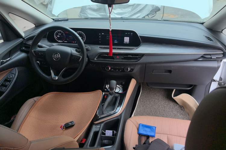 Used Buick GL6 2021 323T Mild Hybrid Connect Luxury Model Center Console