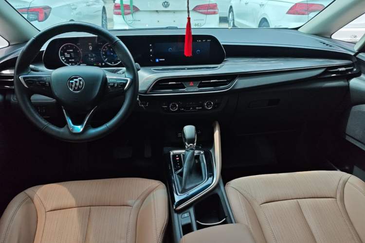 Used Buick GL6 2021 323T Mild Hybrid Connect Luxury Model Center Console
