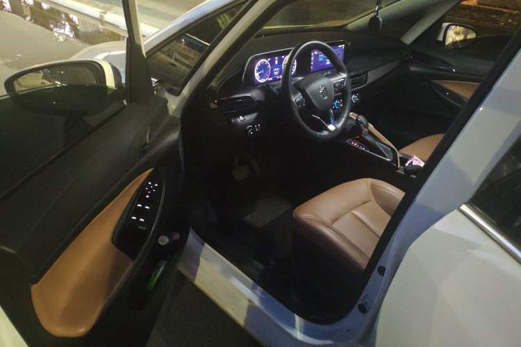 Used Buick GL6 2021 323T Mild Hybrid Connect Luxury Model Driver Seat