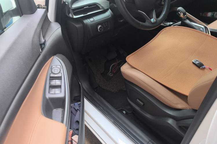 Used Buick GL6 2021 323T Mild Hybrid Connect Luxury Model Driver Seat