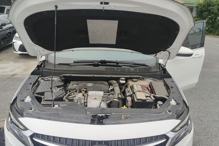 Used Buick GL6 2021 323T Mild Hybrid Connect Luxury Model Engine Bay