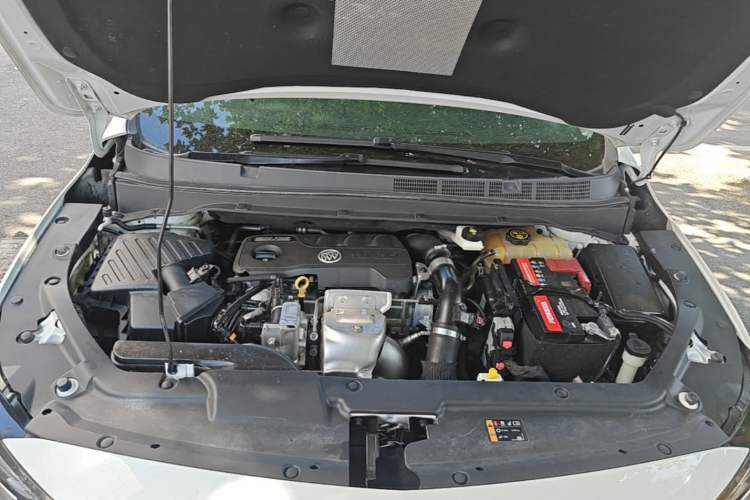 Used Buick GL6 2021 323T Mild Hybrid Connect Luxury Model Engine Bay