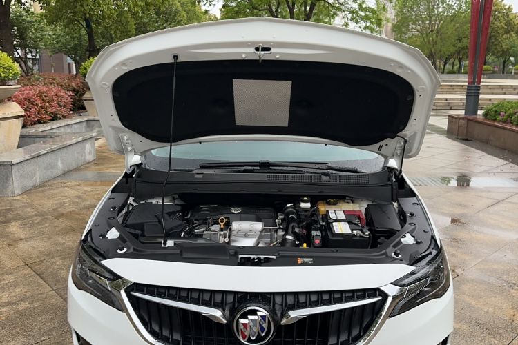 Used Buick GL6 2021 323T Mild Hybrid Connect Luxury Model Engine Bay