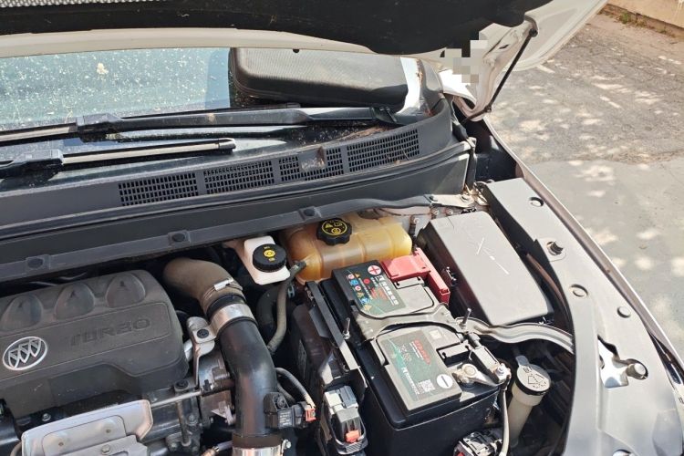 Used Buick GL6 2021 323T Mild Hybrid Connect Luxury Model Engine Bay Left