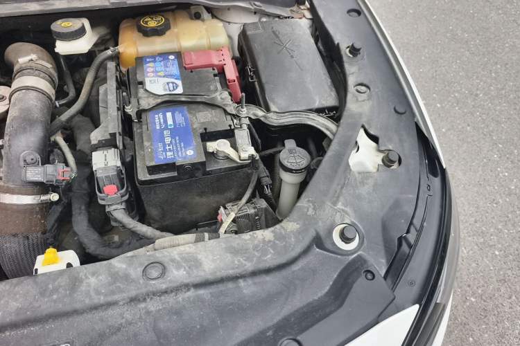 Used Buick GL6 2021 323T Mild Hybrid Connect Luxury Model Engine Bay Left