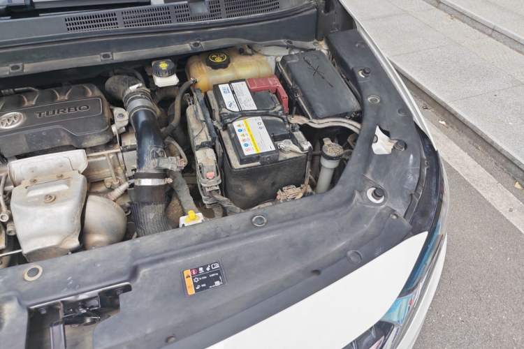 Used Buick GL6 2021 323T Mild Hybrid Connect Prestige Model Engine Bay Left
