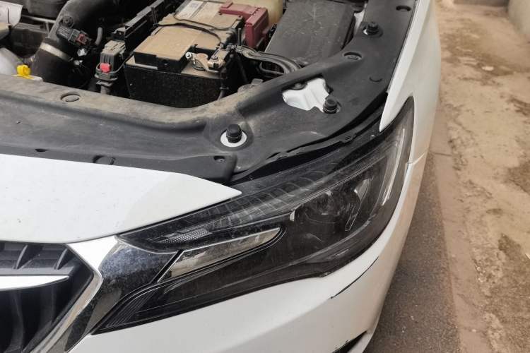 Used Buick GL6 2021 323T Mild Hybrid Connect Luxury Model Engine Bay Left