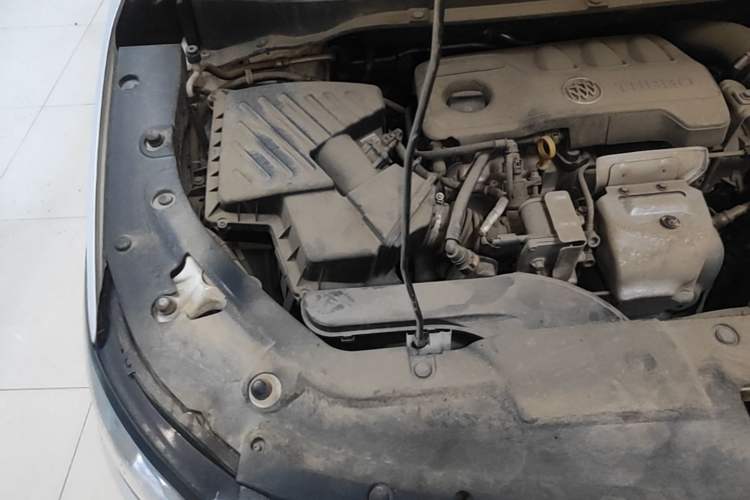 Used Buick GL6 2021 323T Mild Hybrid Connect Luxury Model Engine Bay Right