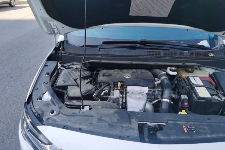 Used Buick GL6 2021 323T Mild Hybrid Connect Luxury Model Engine Bay Right